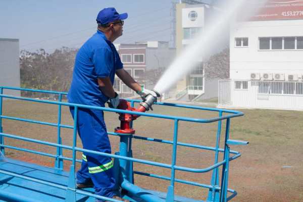 locação de caminhões pipas para irrigação de gramados